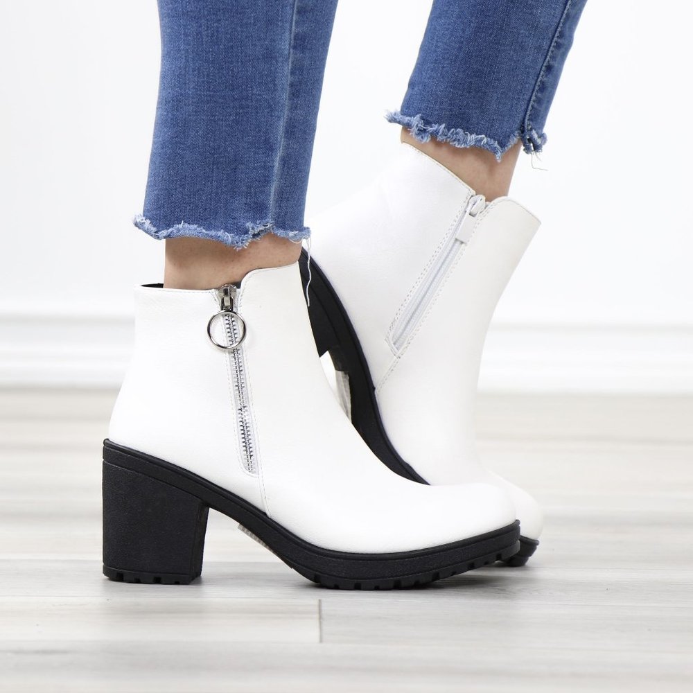 White Synthetic Leather Chunky Lug Block Heel Round Toe Ankle Boots - Picture 3 of 12
